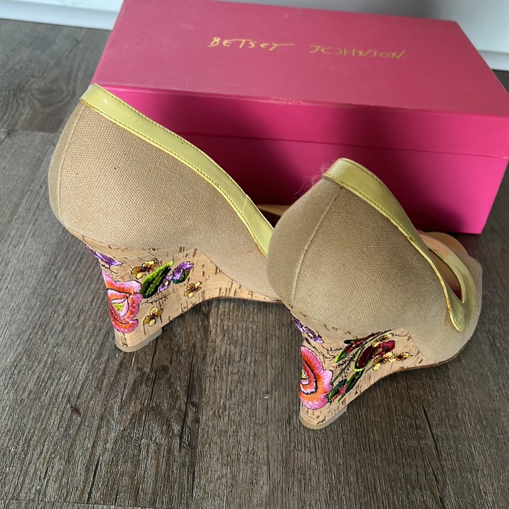 Betsey Johnson shoes - Picture 3 of 5